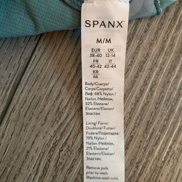 Spanx printed low impact sport bra - Picture 4 of 4